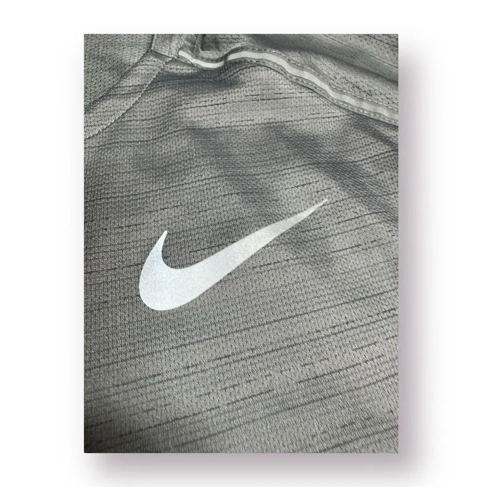 Nike Dri-Fit‎ Running T-Shirt Size Medium Smoke Grey Miler Shirt Top Athletic
